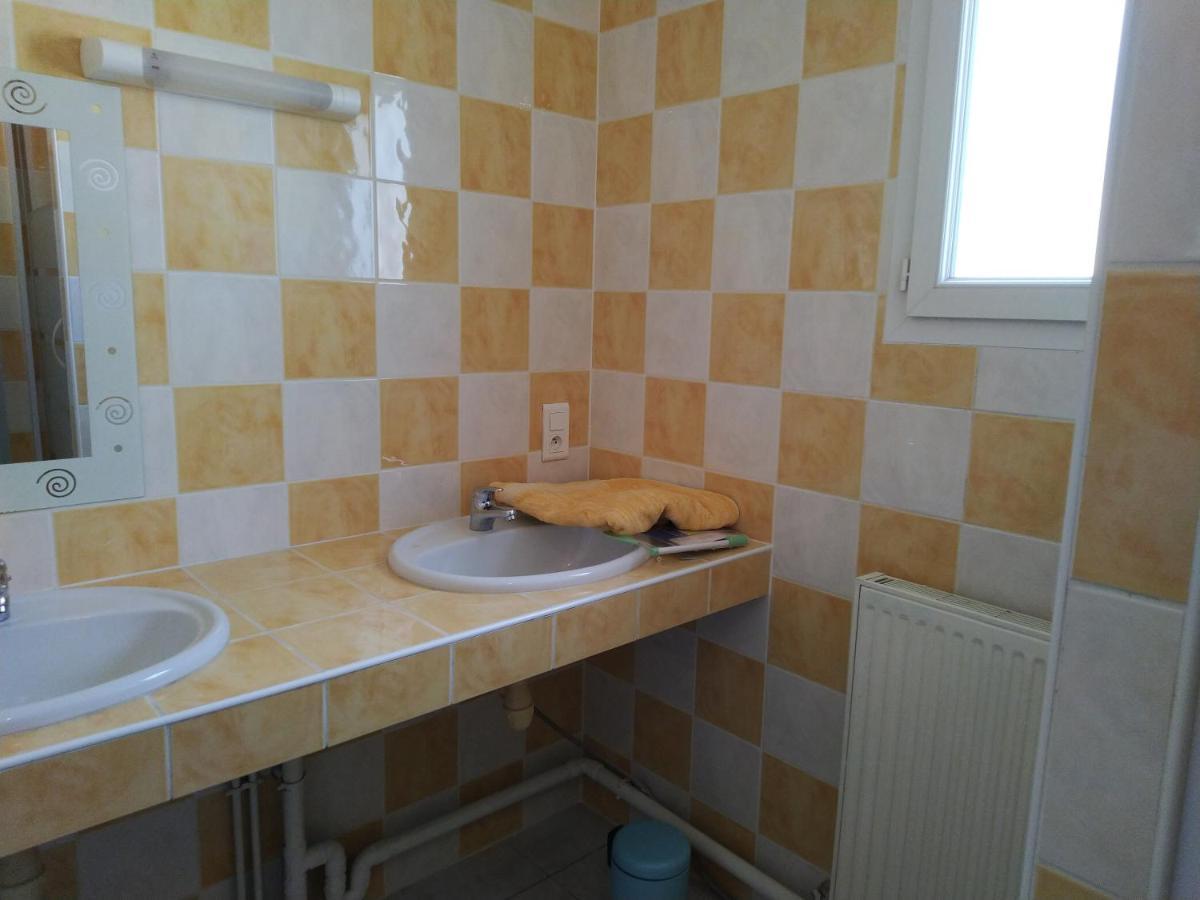 Logis Saint Austremoine Apartment Issoire Exterior photo